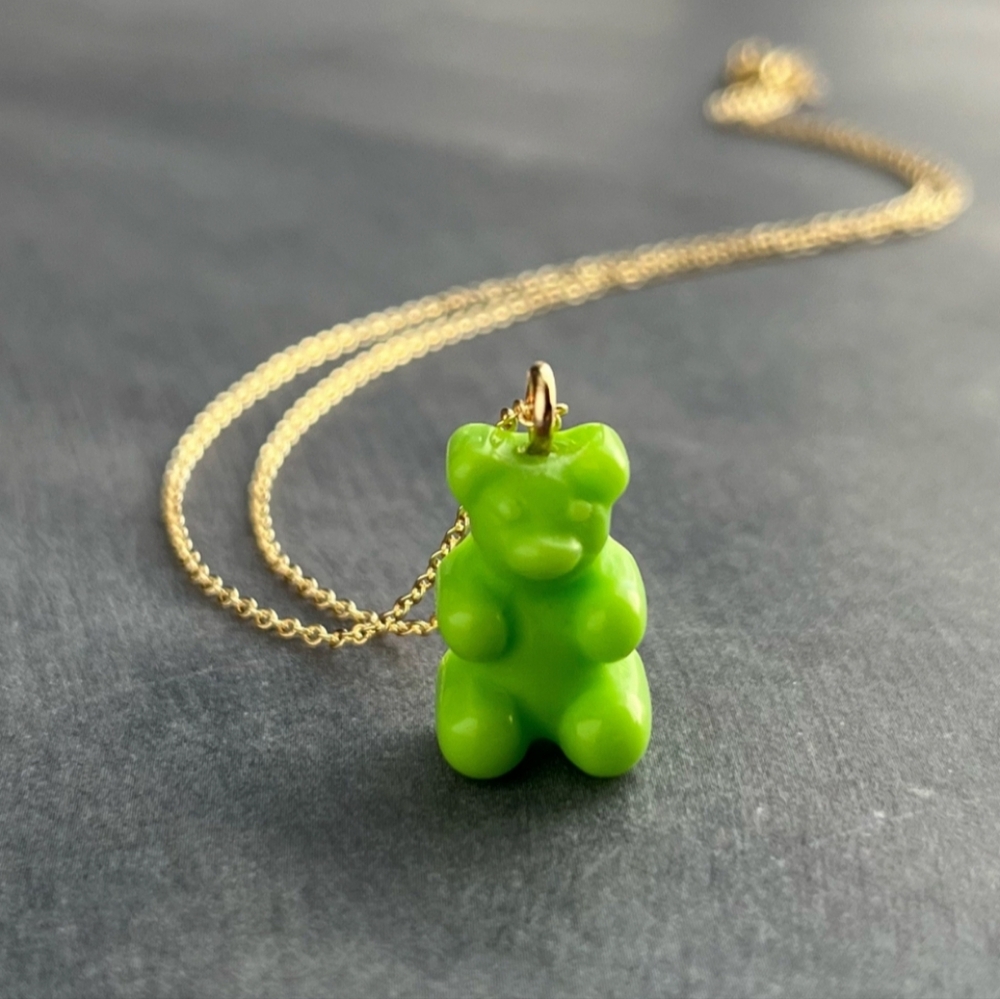 Gummy bear necklace 💚🐻